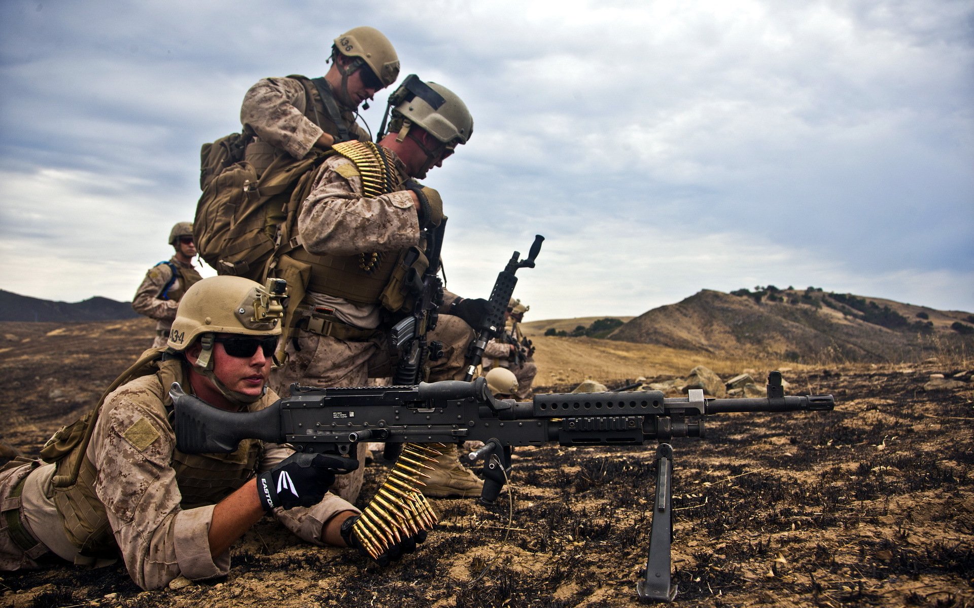 cuerpo de marines de los estados unidos soldados armas