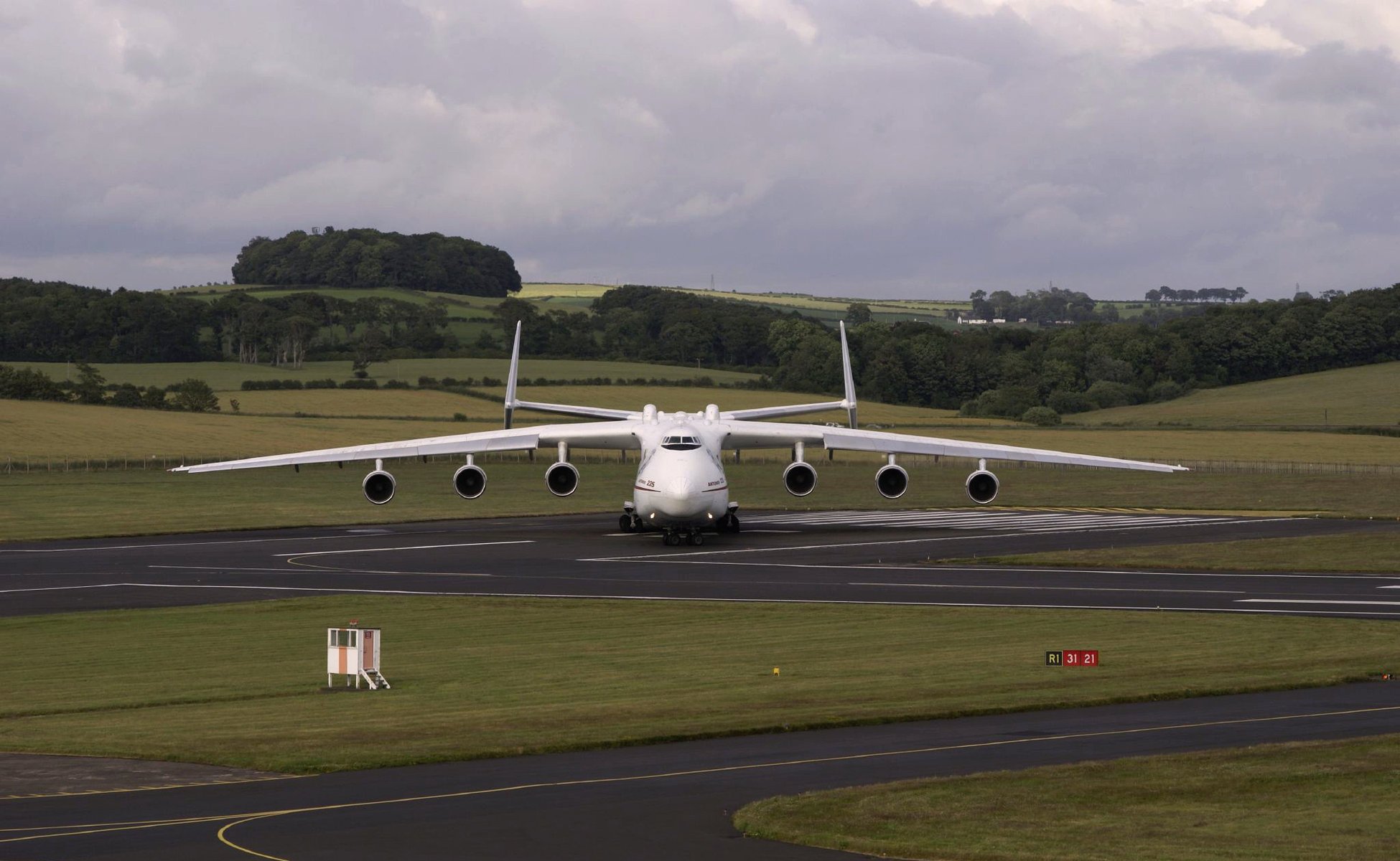 antonov aereo cargo an an-225 mriya