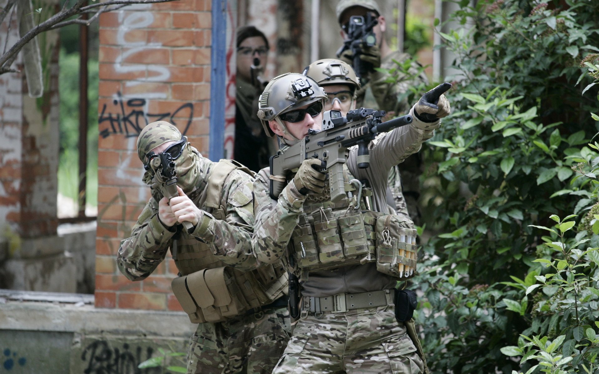 soldaten waffen hintergrund