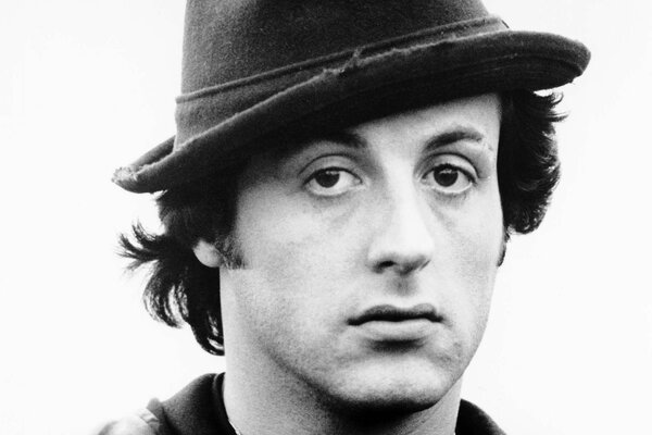 Attore Sylvester Stallone in un cappello