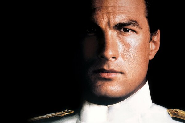 Steven Seagal nella quadra Navale