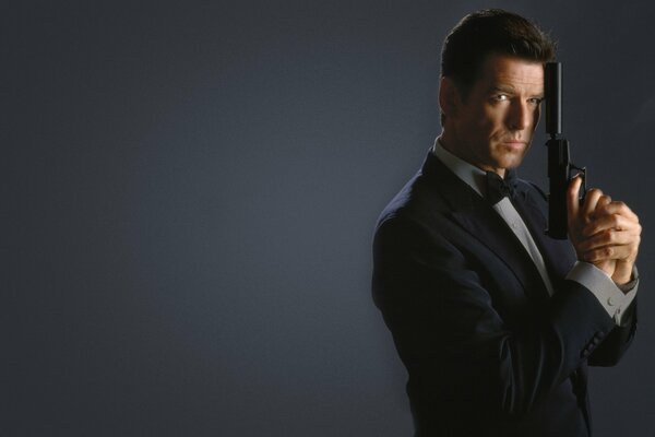 Pierce brosnan who played James Bond
