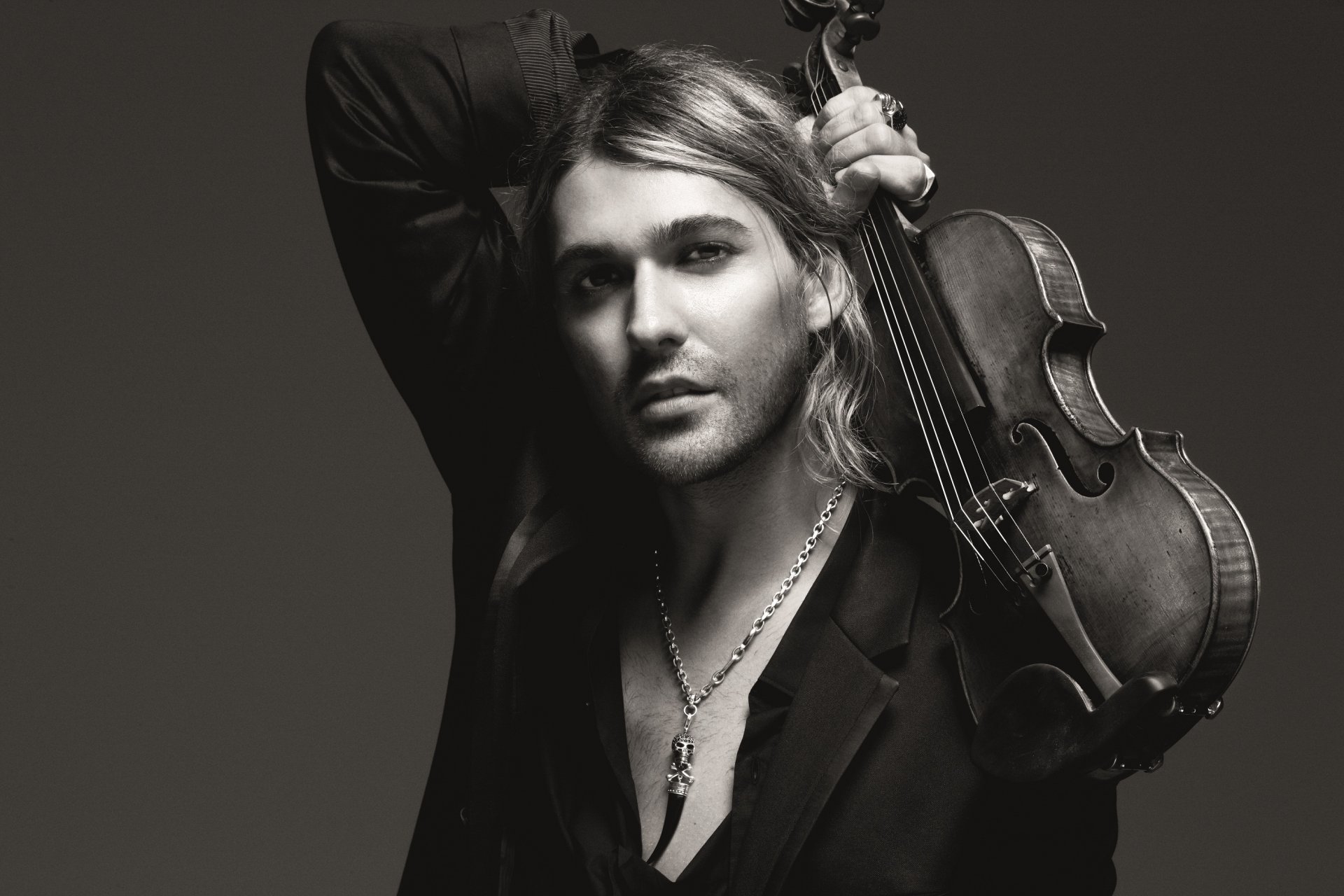 david garrett musician violinist violin look face photo black and white b/w