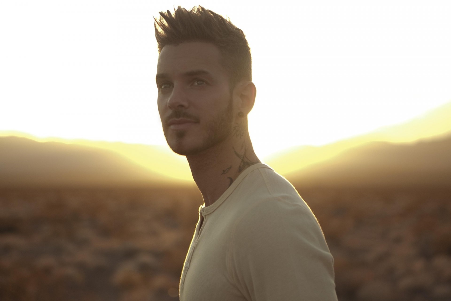 matt pokora rnb à la poursuite du bonaire cantante maschio francese