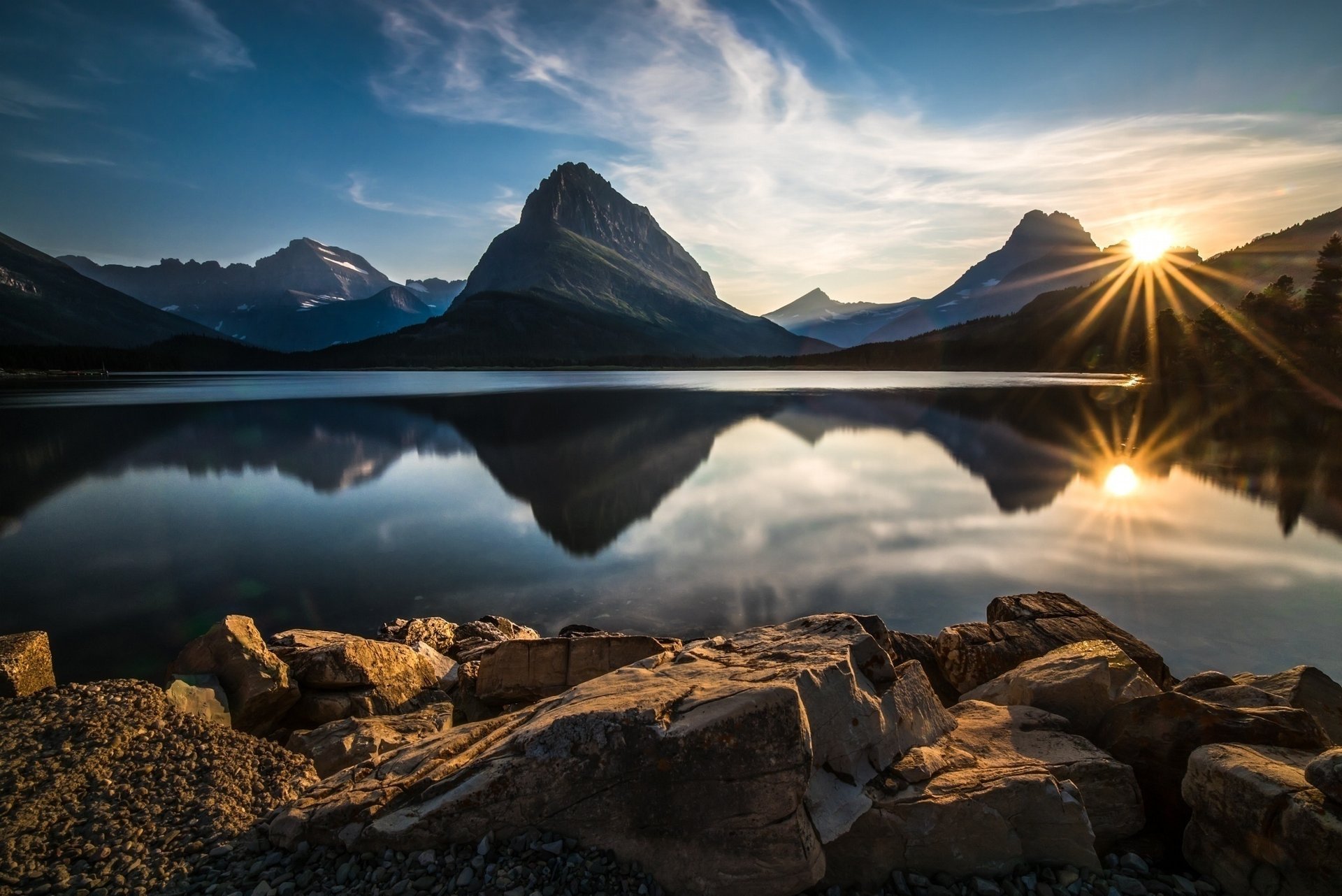 montagne lago riflessione natura paesaggio