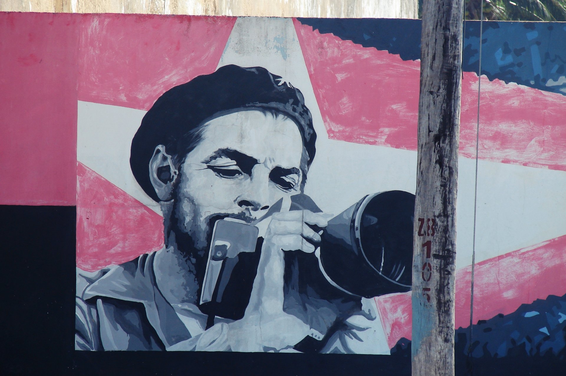 th che guevara cuba drawings on the wall graffiti camera photo