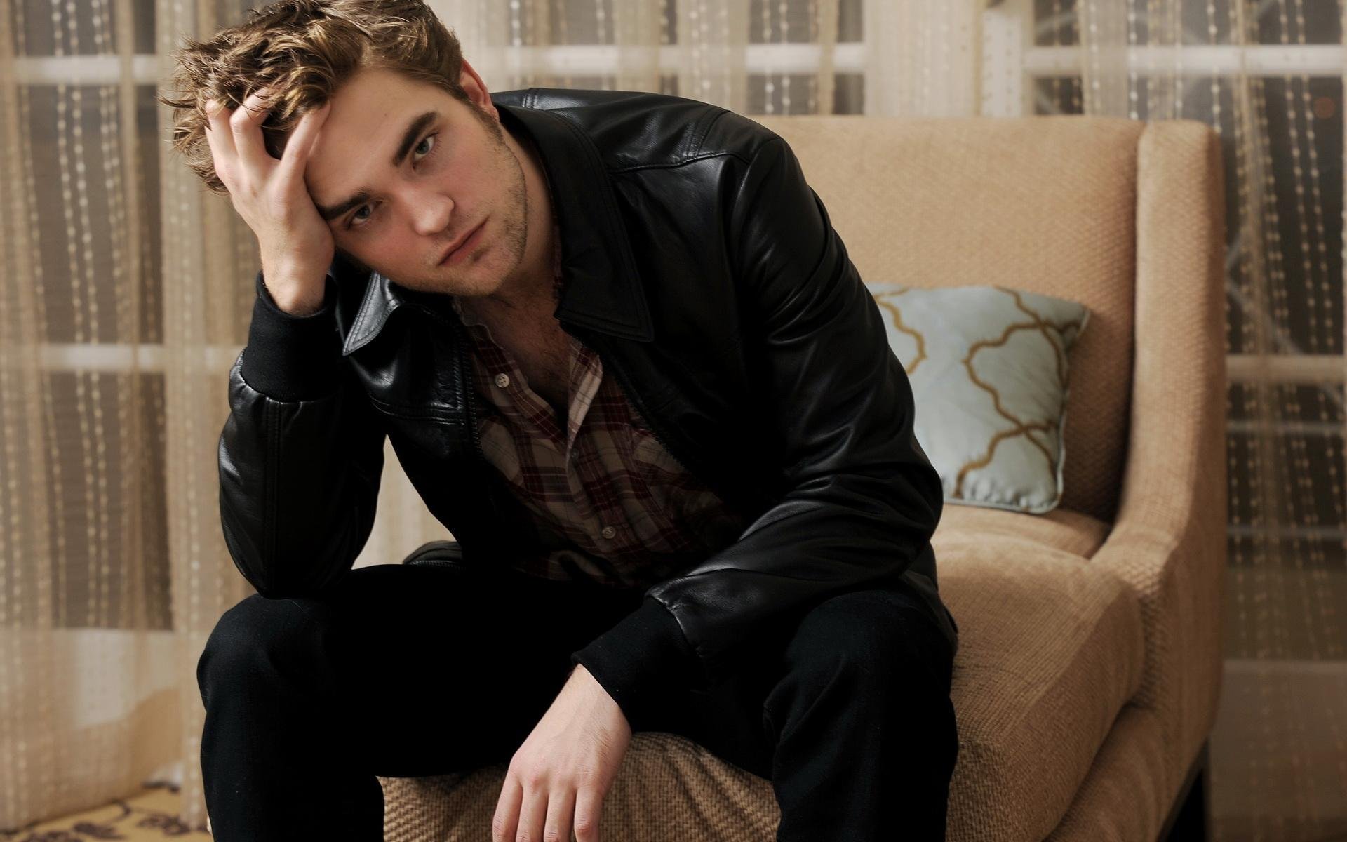 robert pattinson actor sitting