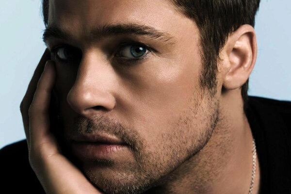 Portrait photo of brad pitt