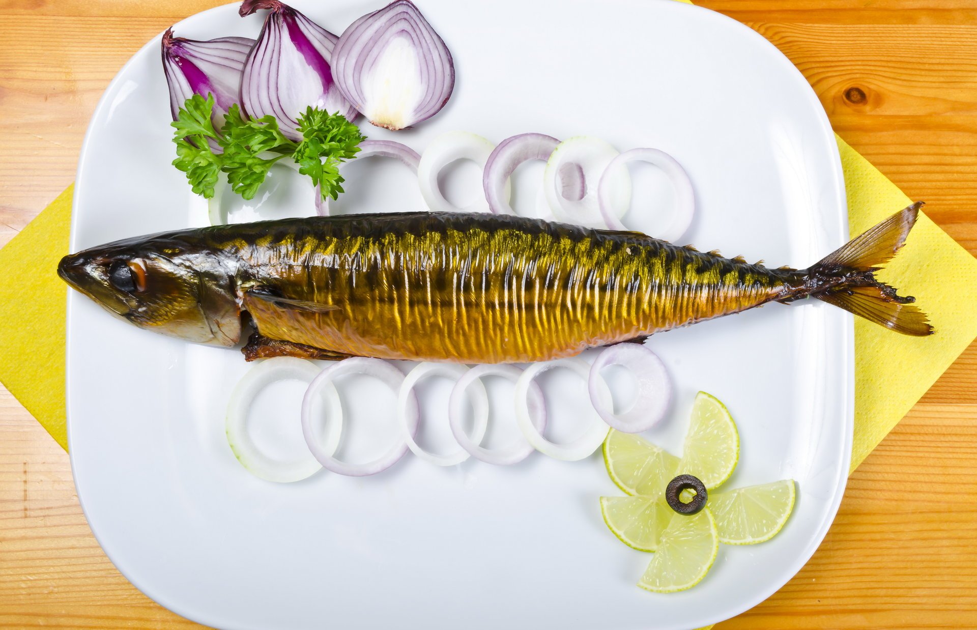 eafood fish onion lemon lima dish food photo