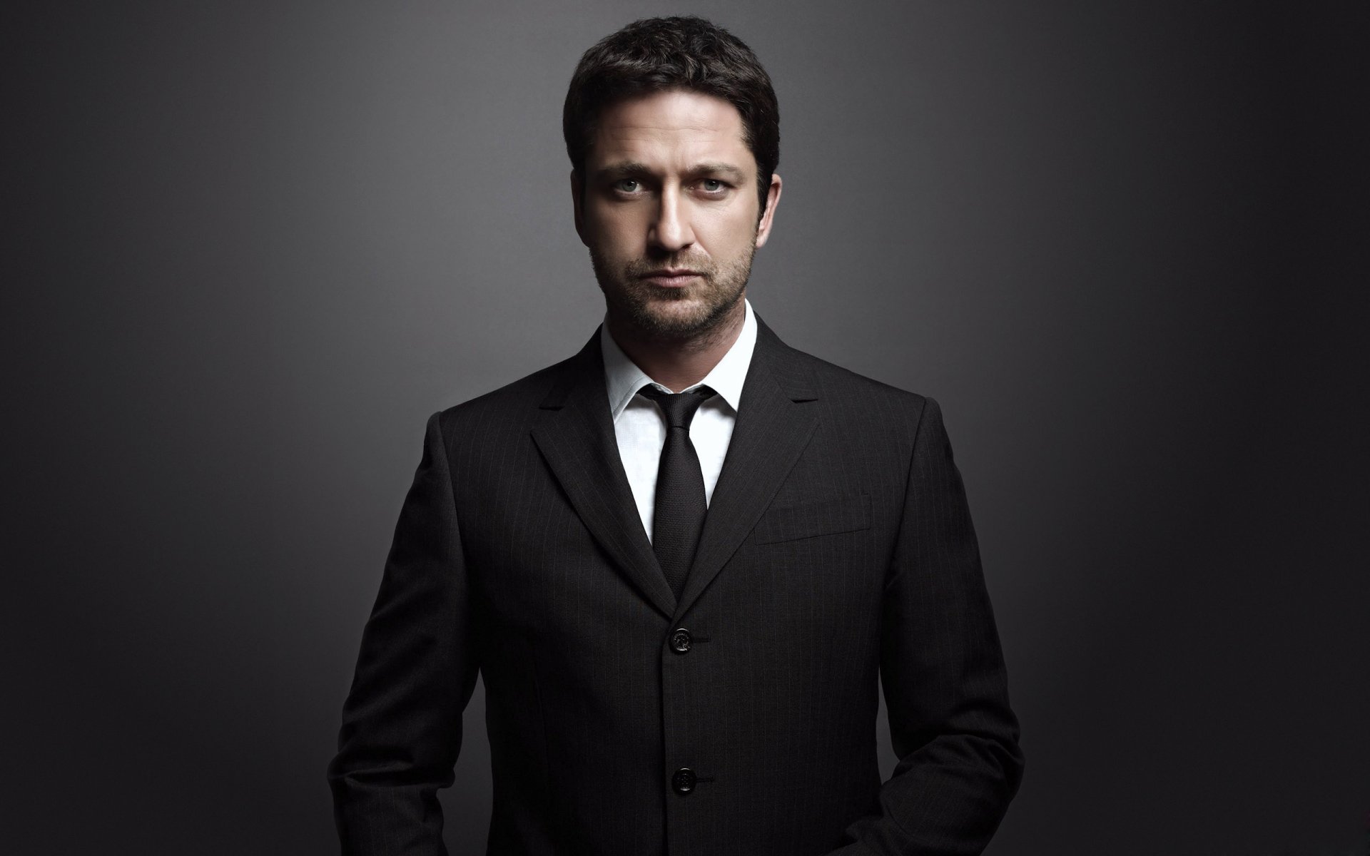 gerard butler male actor suit jacket shirt tie