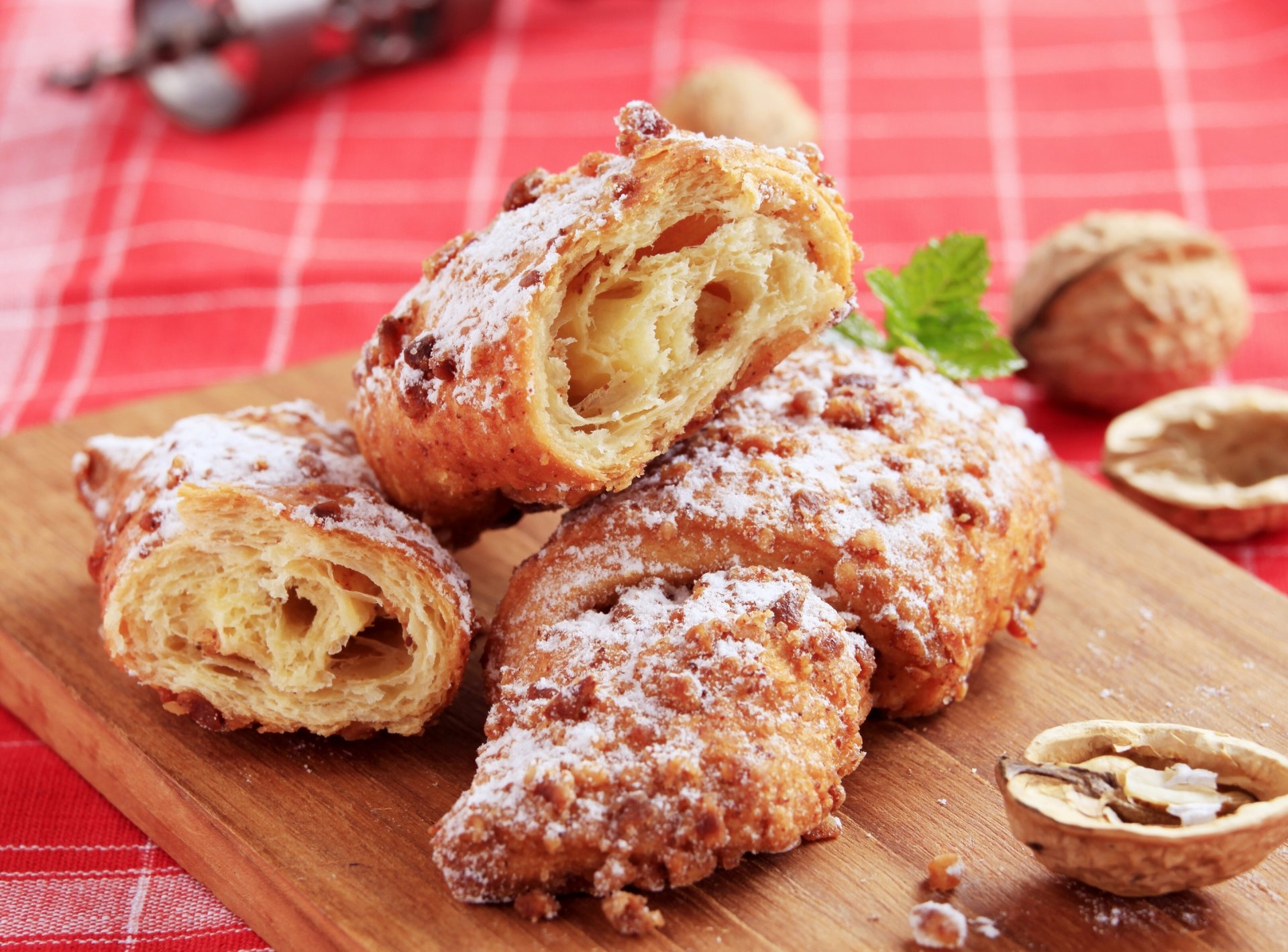 croissants nueces cáscara