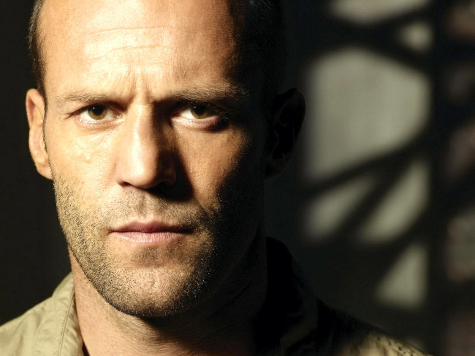 jason statham hombre mirada