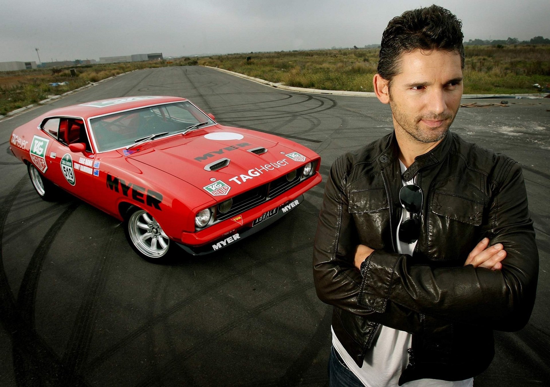 eric bana voiture voiture ford falcon rouge tag heuer