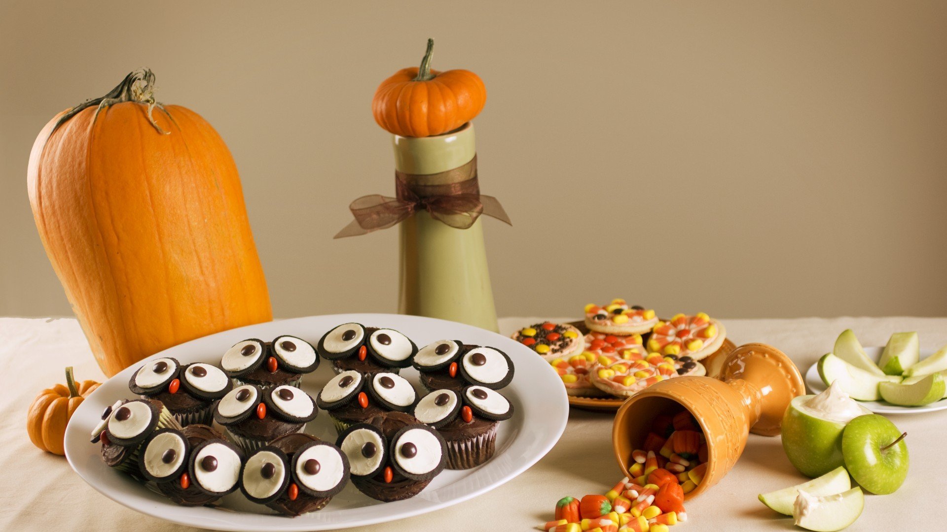 halloween pumpkin cookies apples dish