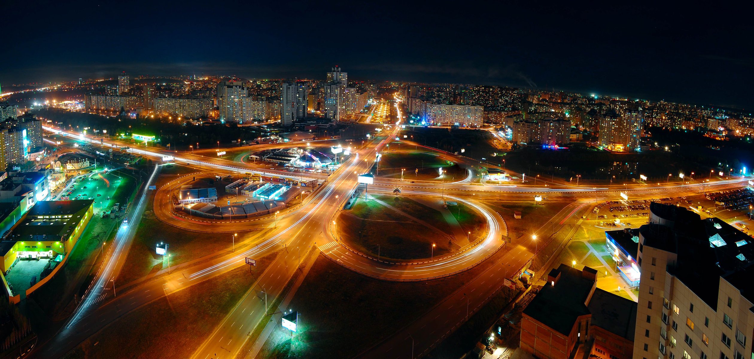 bazhana kiev città di notte viale