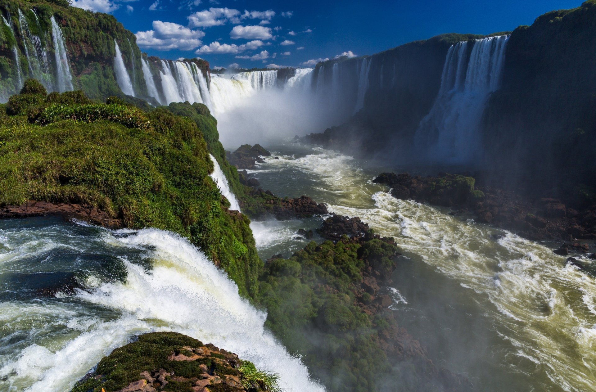 cascada naturaleza agua salpicaduras hermoso trópicos cielo nubes