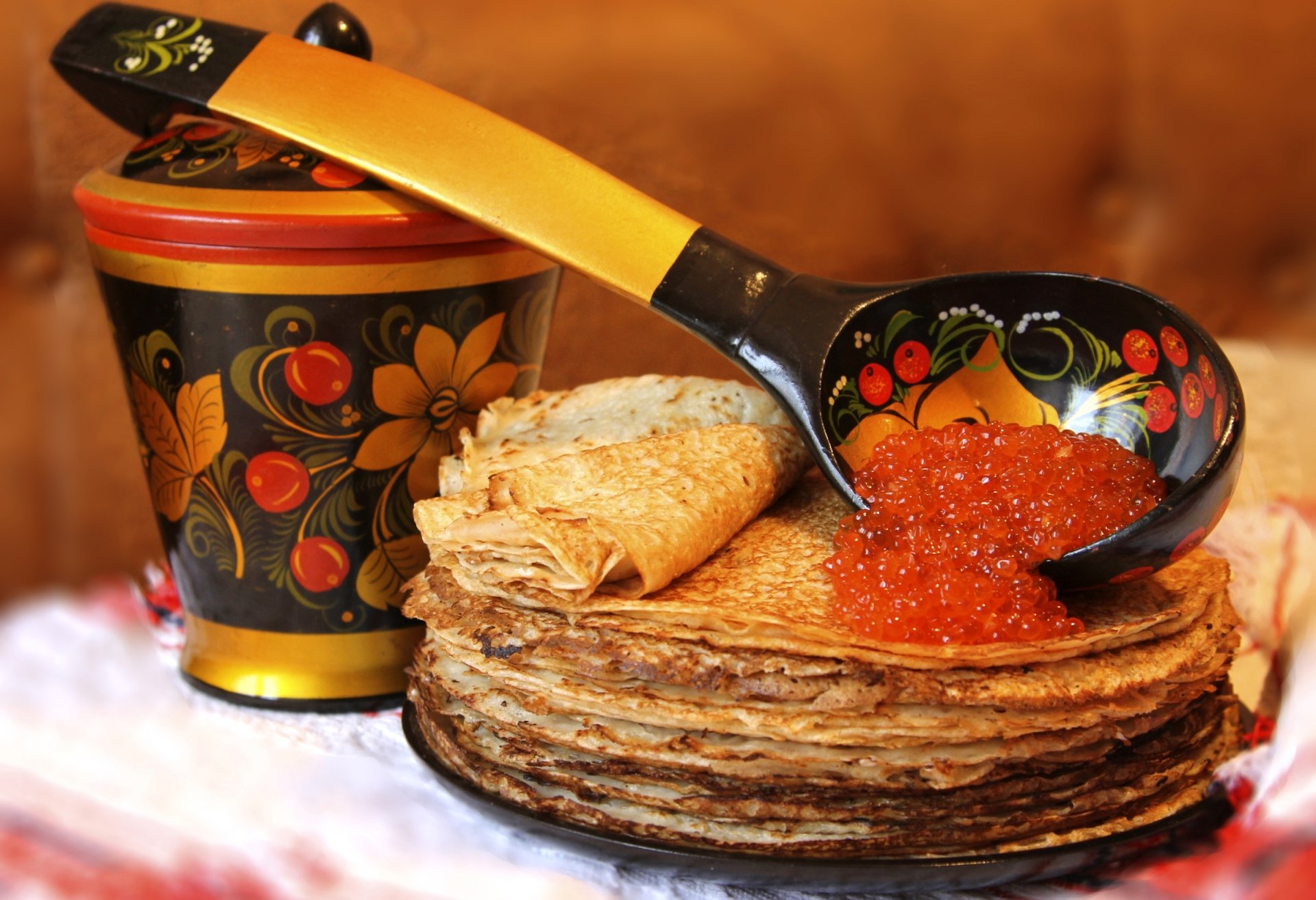 panqueques carnaval caviar cuchara