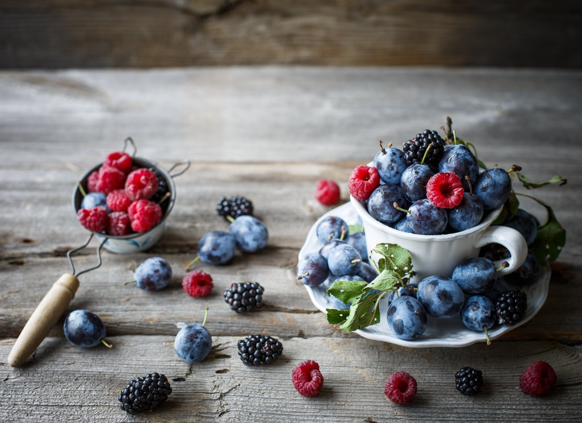 beeren pflaumen brombeeren himbeeren