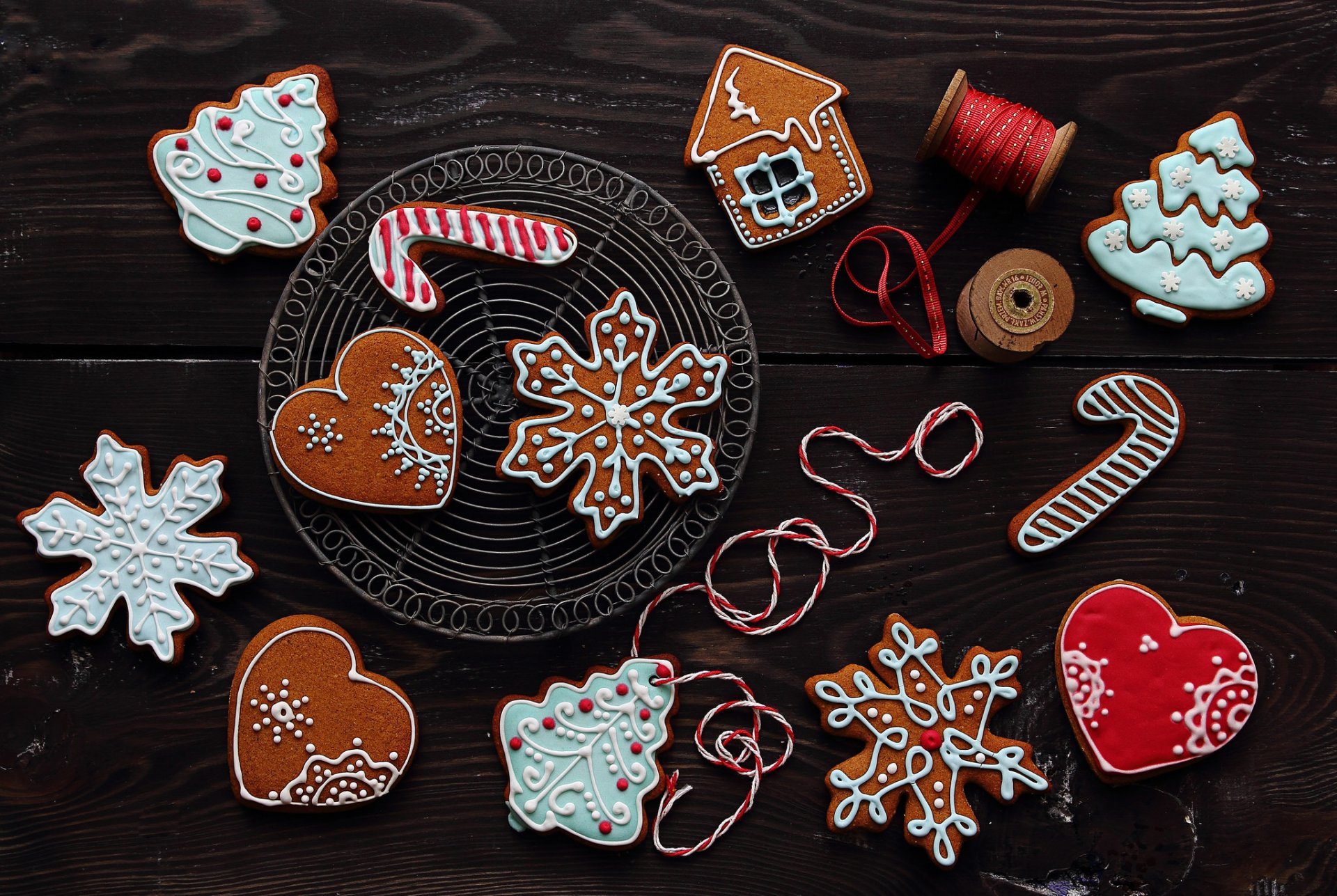 cookies new year figurines snowflakes hearts house christmas tree pastries icing holidays winter new year christma