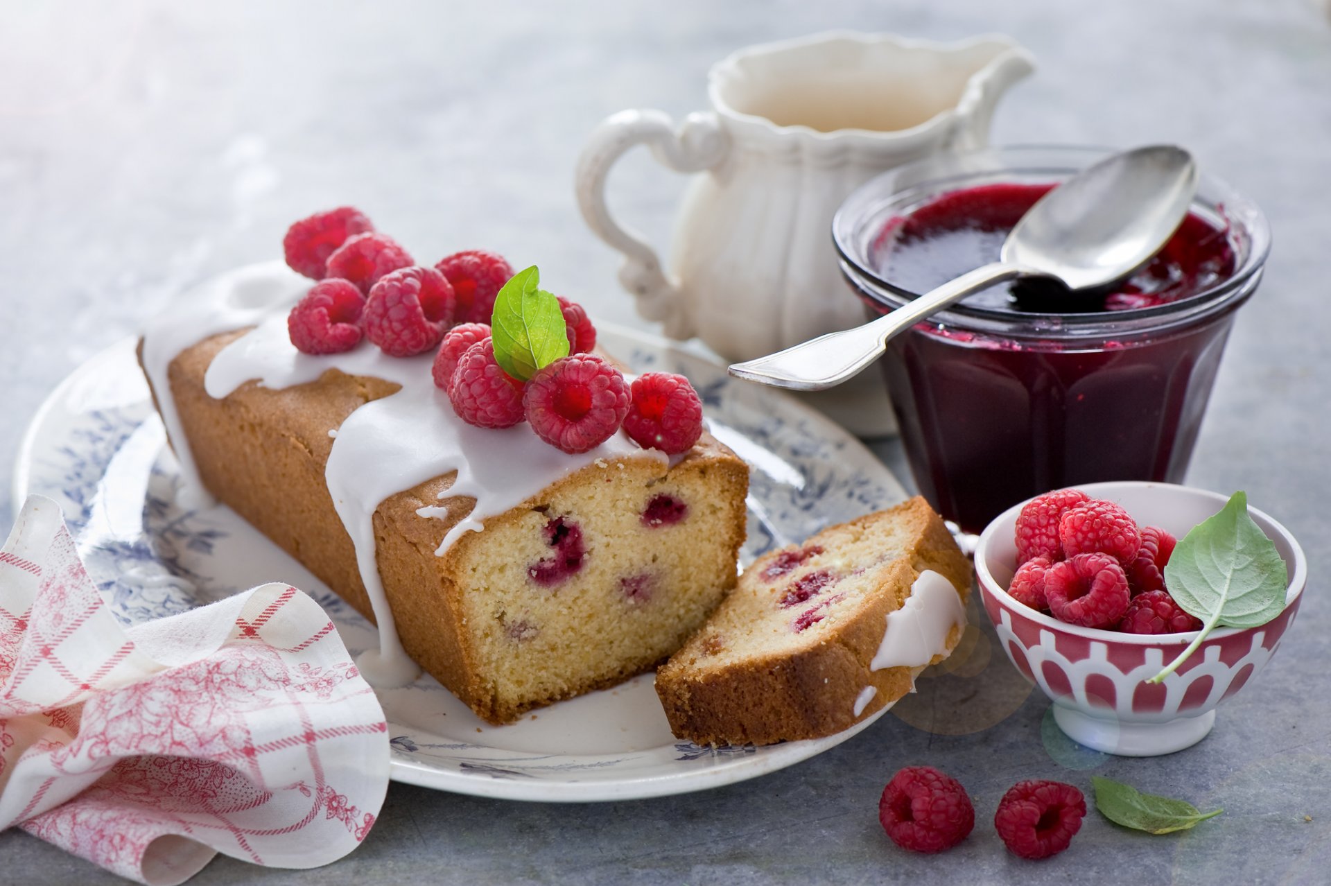 dessert kuchen kuchen süß lebensmittel himbeeren creme lebensmittel himbeeren