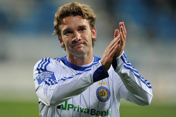 Le Joueur Du Dynamo Kiev Andrey Shevchenko