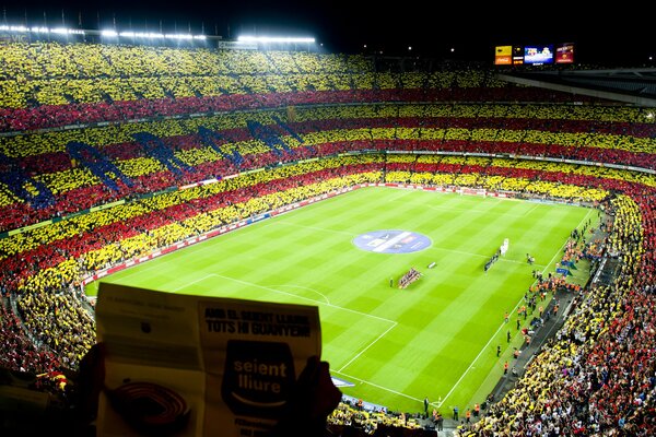 El estadio está abarrotado en el encuentro de fútbol de Barcelona