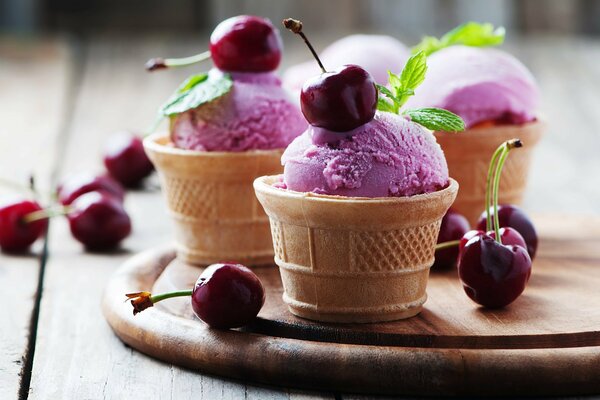 Dessert alla frutta per colazione