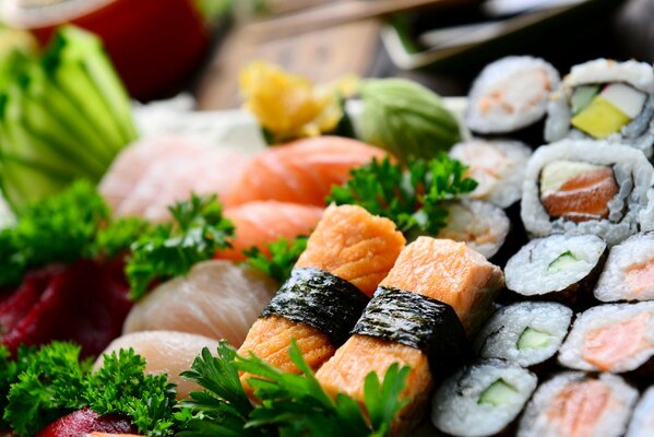 Jeu de rouleaux. Cuisine japonaise