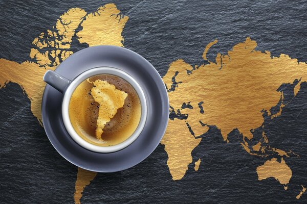 Afrique du Sud dans une tasse de café sur fond de carte