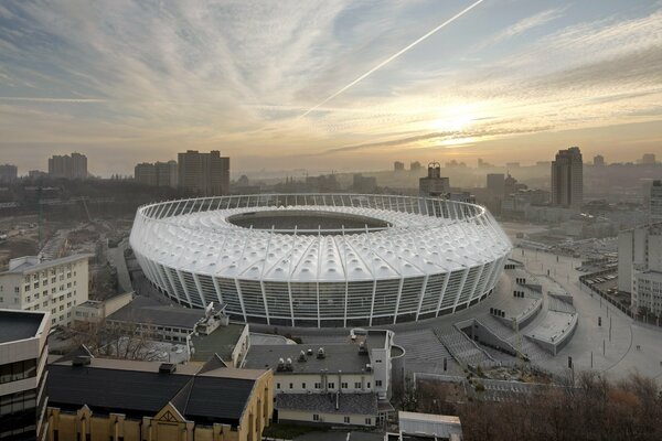 Stade de Kiev sur fond de belle aube