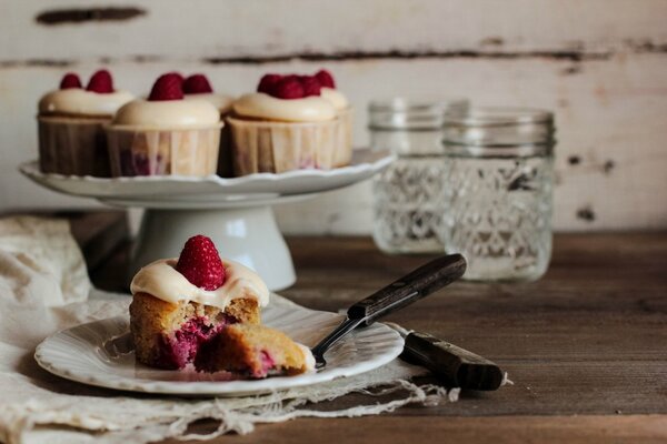 Kuchen-Dessert mit Erdbeeren