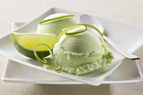 Lime Ice Cream with lime