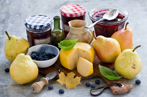 Bodegón con fruta y mermelada