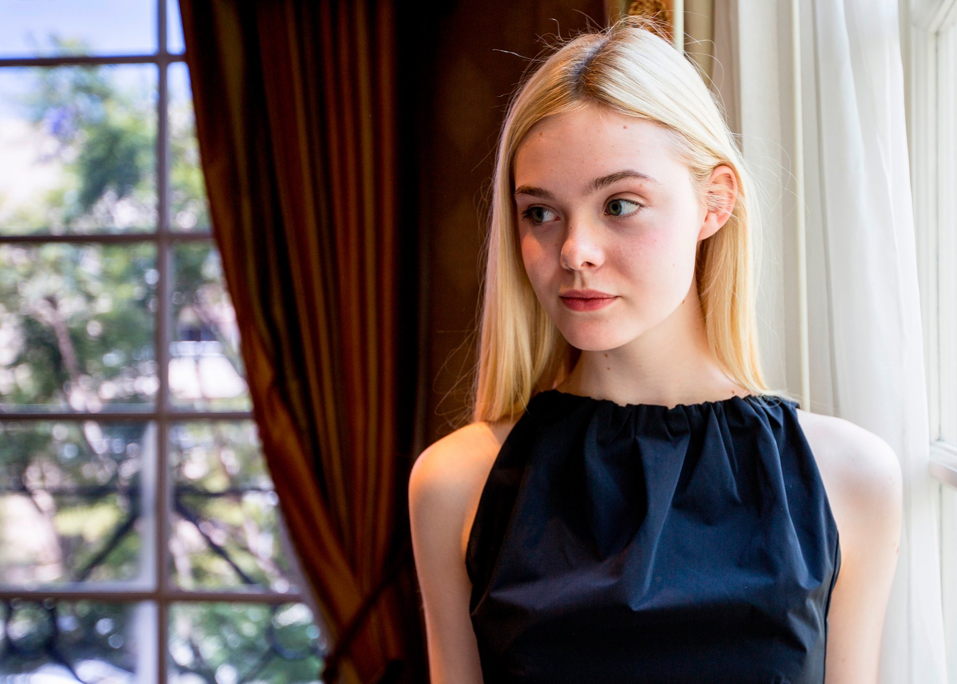 ellie fanning pressekonferenz maleficent mai 2014