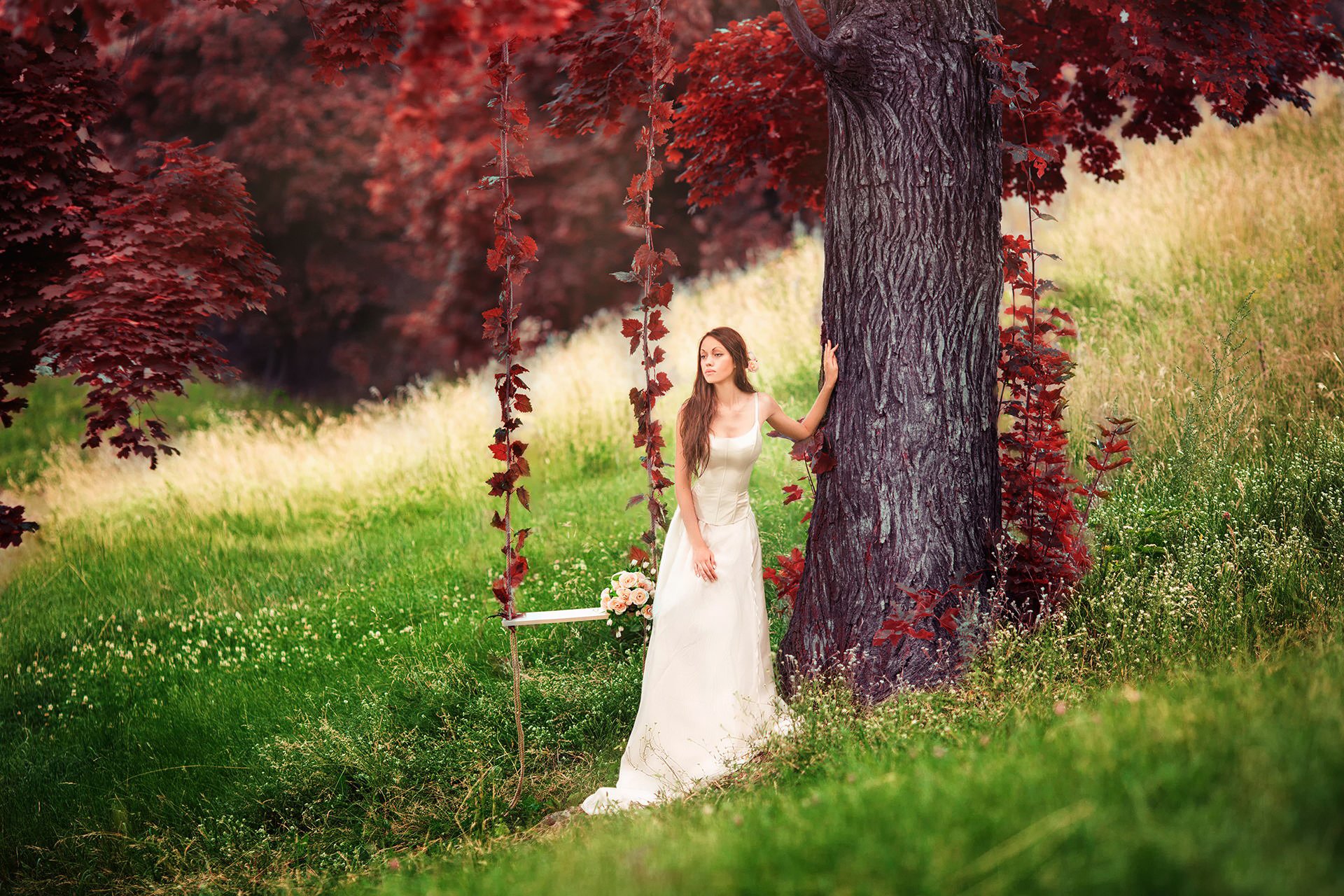 roter wald mädchen schaukel baum