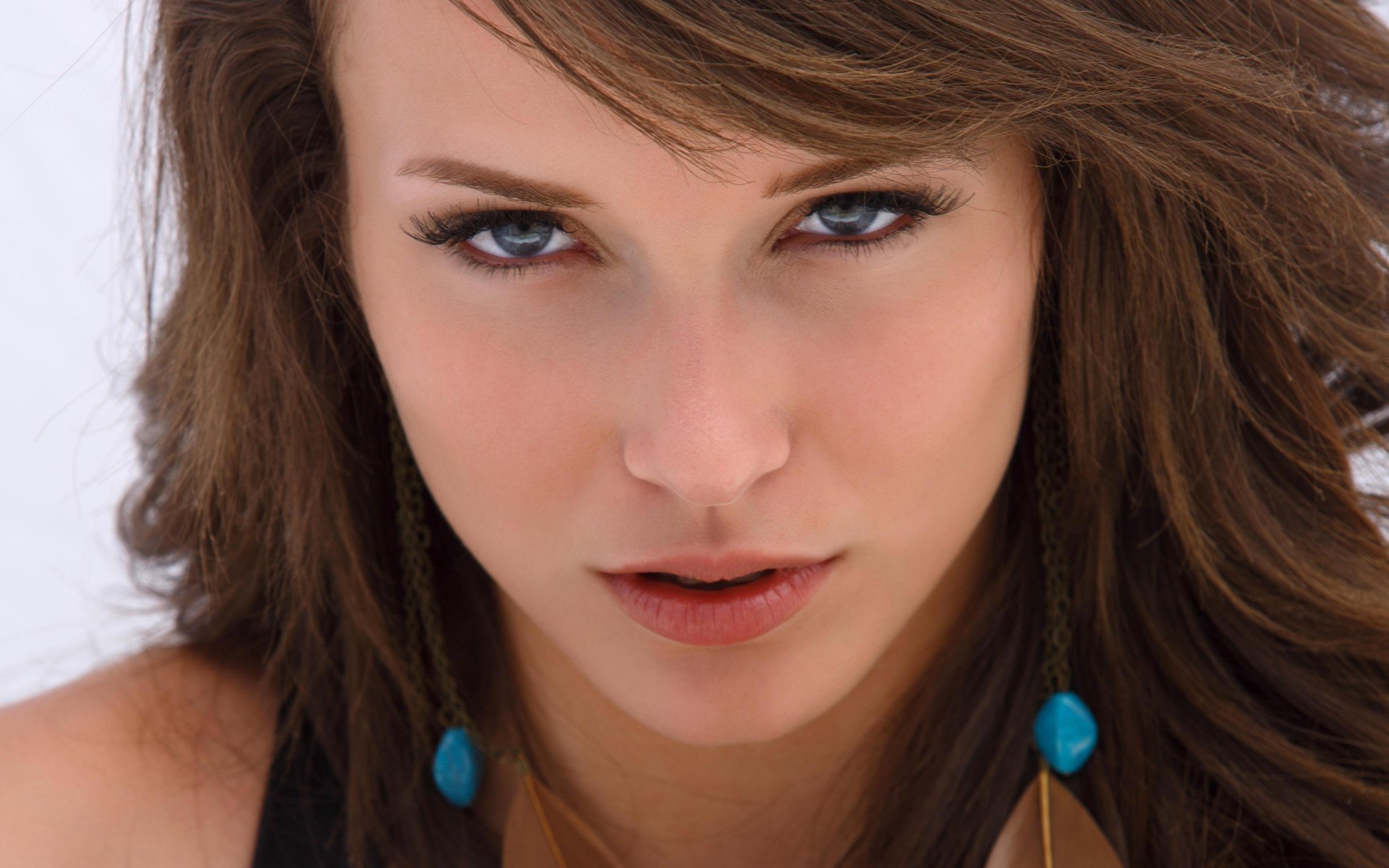 malena morgan.modell mädchen blick gesicht