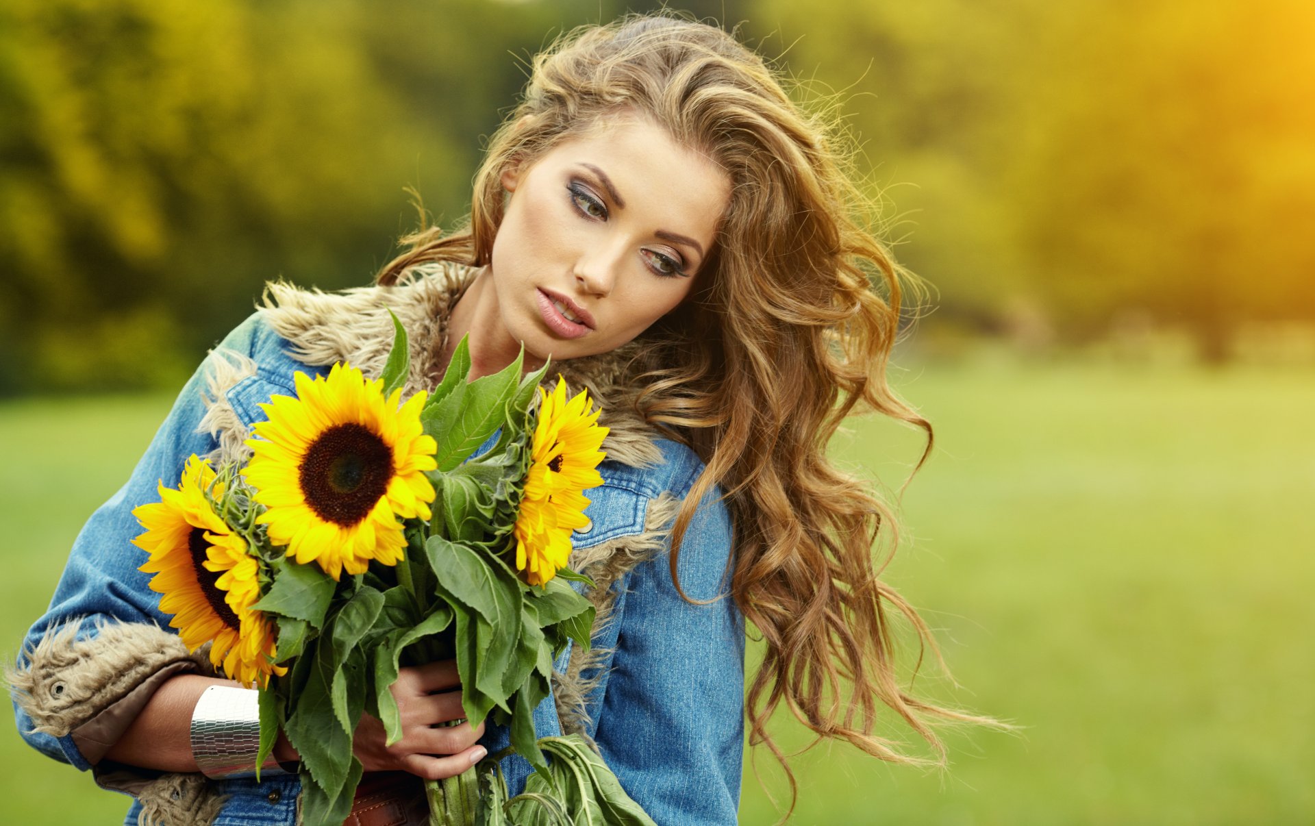 mädchen sonnenblumen braunhaarige locken blumen herbst sonnenblume augen gesicht lippen haare