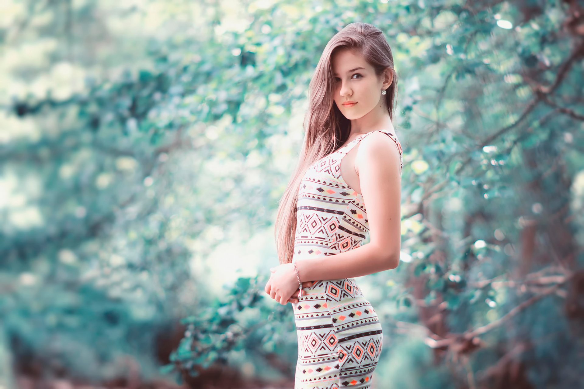 mirada figura vestido