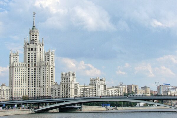 Pont dans la capitale russe