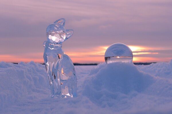 Ice sculptures cat and balloon