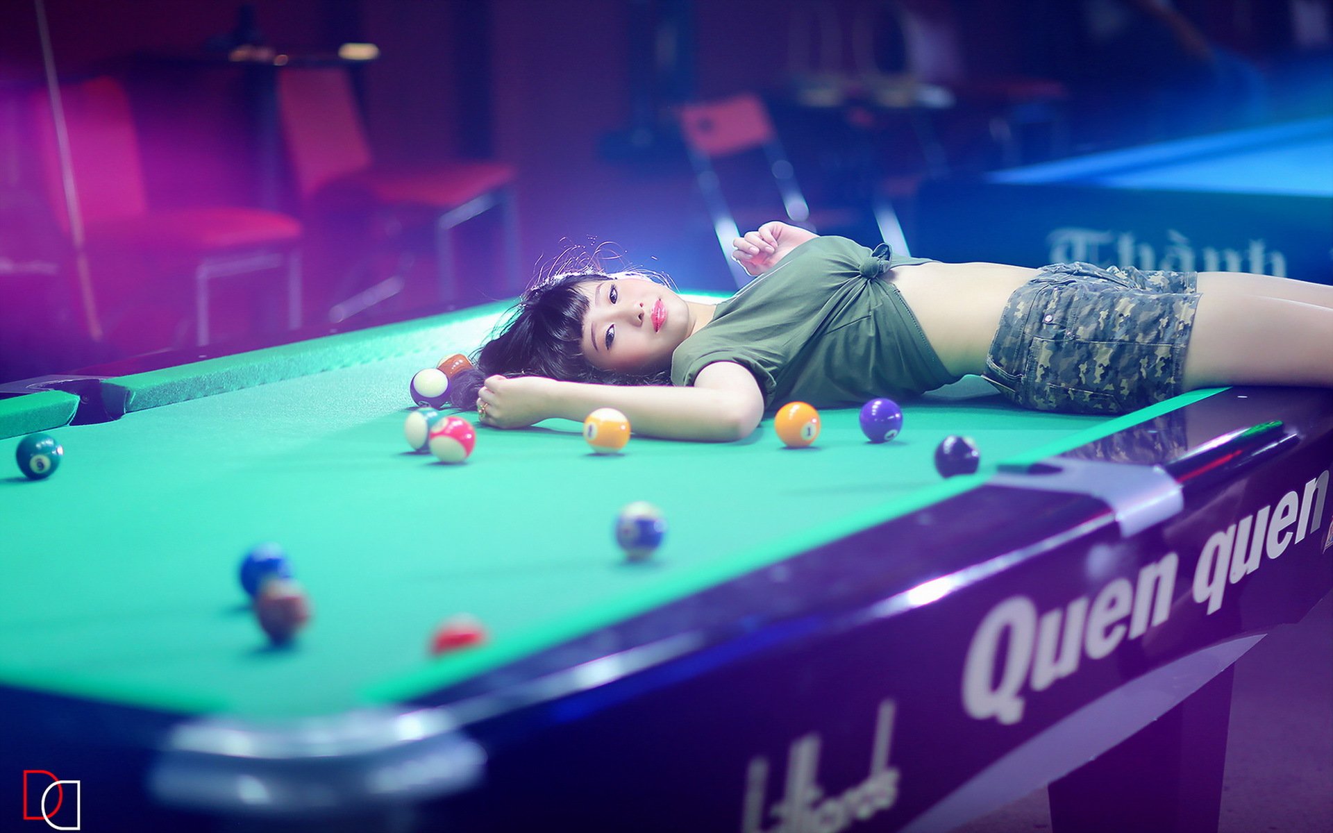 billard table fille