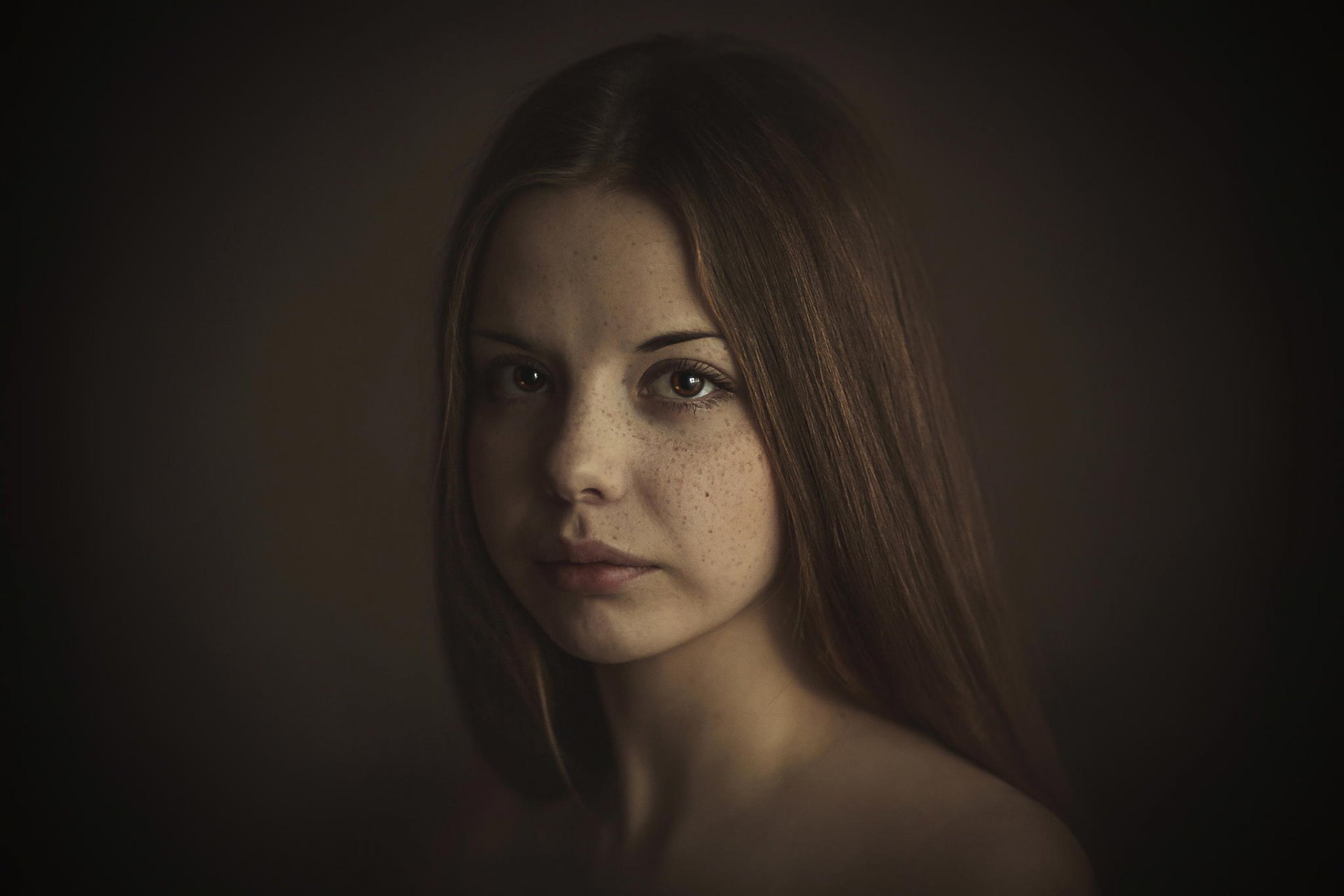 brown-eyed freckles portrait view