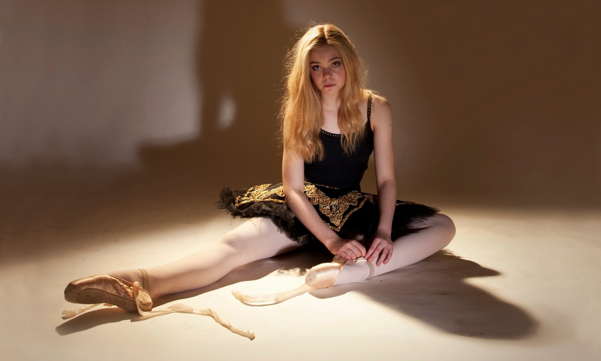 elle fanning photoshoot ballerina pointe