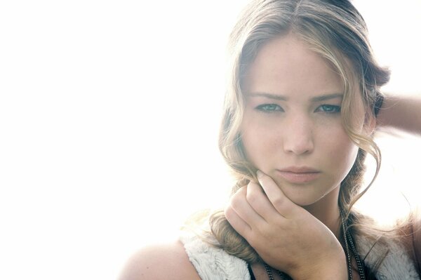 Le regard languissant de Jennifer Lawrence