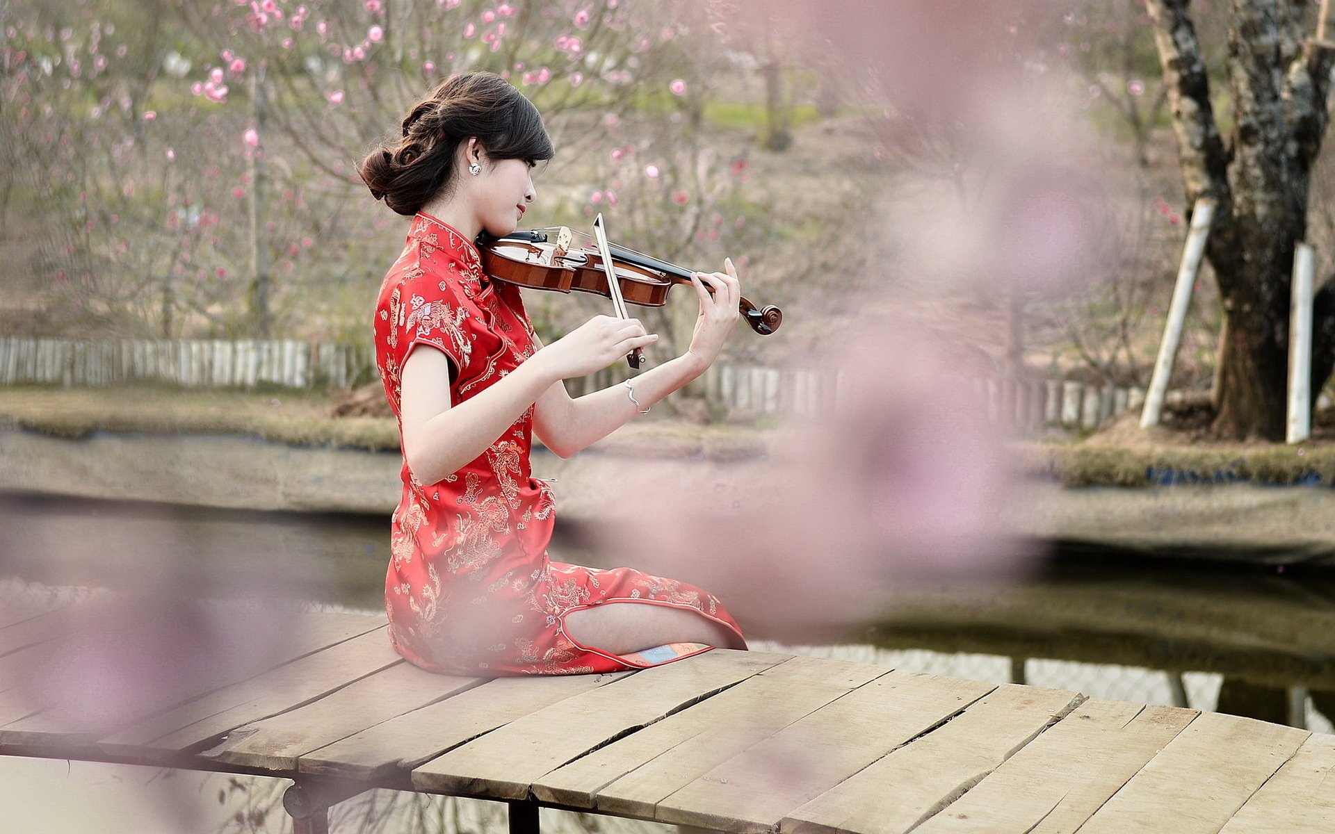 fille asiatique violon