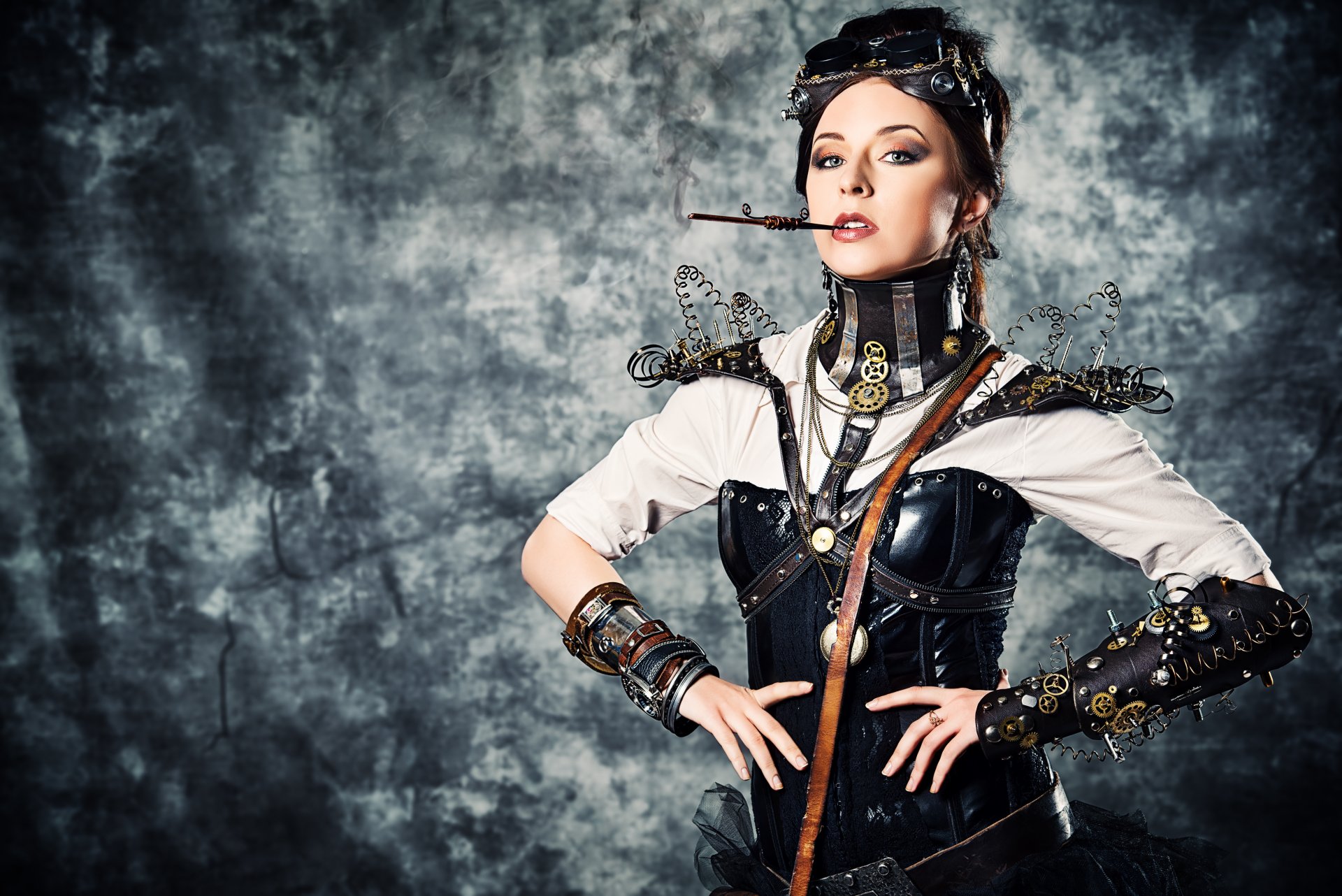 ragazza steampunk filo corsetto occhiali sigaretta stile