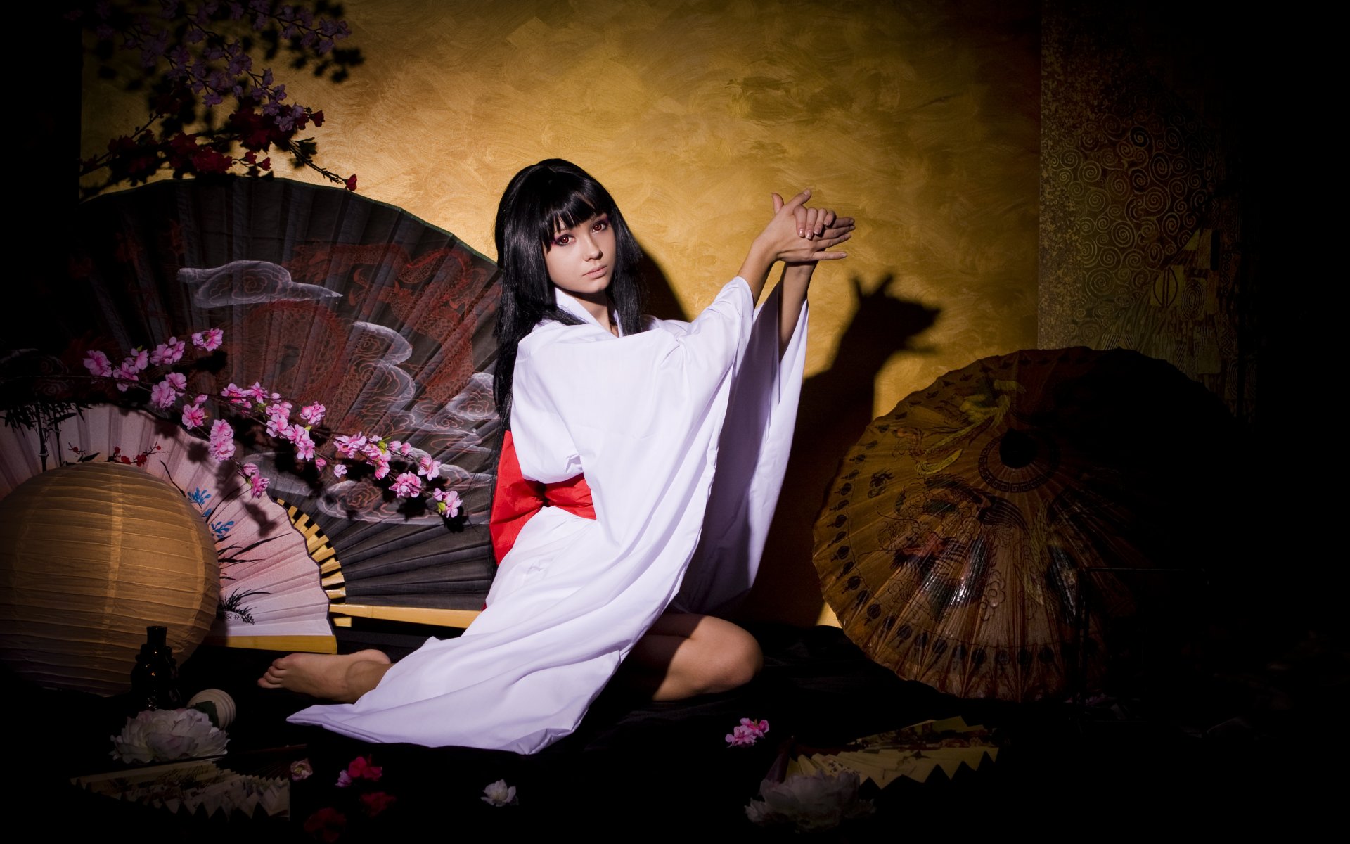 mädchen cosplay kimono fan regenschirm schatten