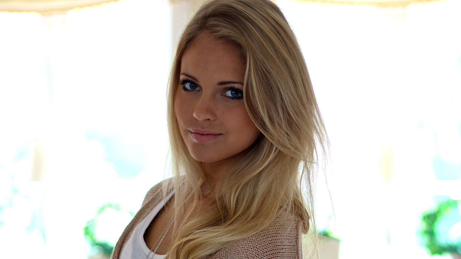 emily marie nereng fille blonde modèle