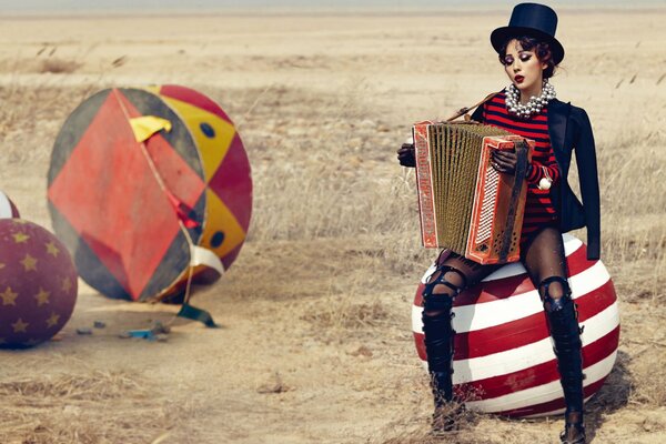 Fille asiatique dans les vêtements de Cirque