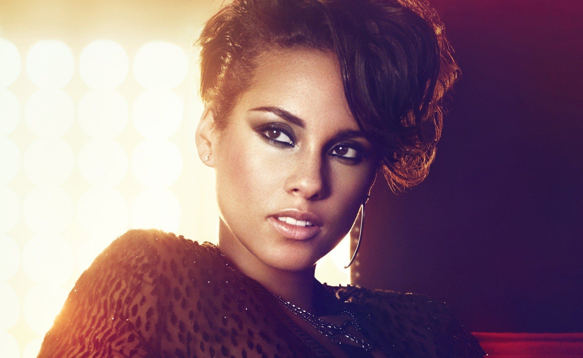 alicia keys sängerin musik mädchen frisur make-up look